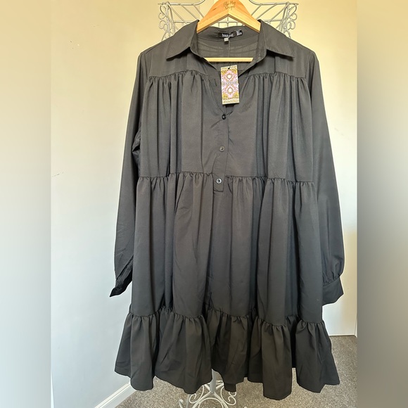 BNWT Boohoo Extreme Ruffle Tiered Hem Smock Dress - Picture 3 of 10